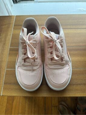 NWOT Kids Puma Classic Low-Top Sneakers in Blush Pink with Orange Stripe